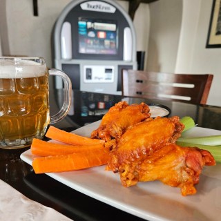 The Big Game is on tonight at The Ginger Man!
If you’re looking for a chill spot to kick back, we’ve got the beers cold, the burgers hot, the wings flying, and the company just right.

Grab a seat, grab a pint, and enjoy the game with us.
Cheers 🍺