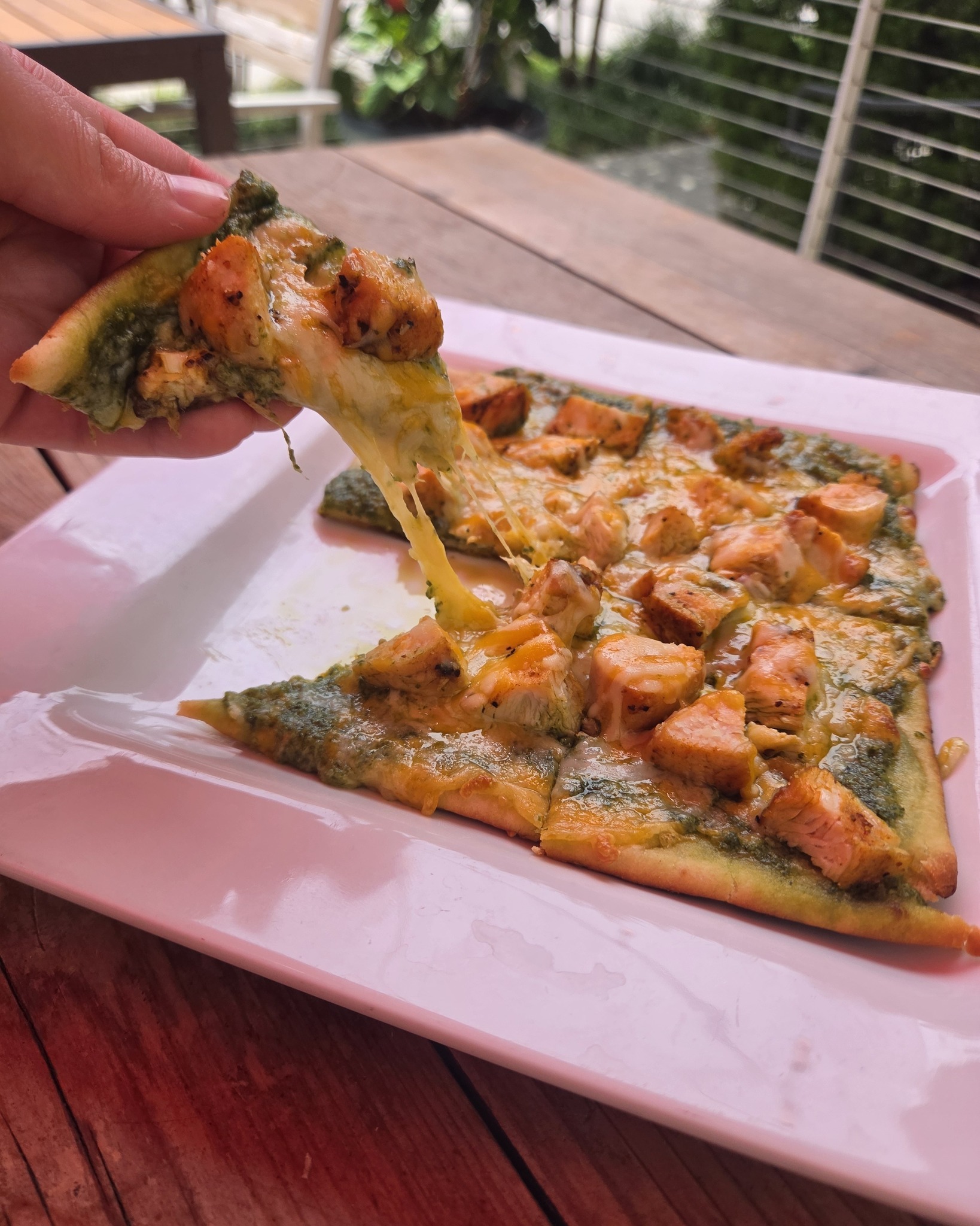 Who’s in the mood for a Pesto Chicken Flatbread? 👀
Pesto, melty cheese, and grilled chicken... perfect for lunch, dinner, or whenever this picture makes you hungry.
Come grab one at The Ginger Man 🍻
5228 N O'Connor Blvd, Ste 126, Irving, TX 75039
#LasColinas #IrvingTX #LasColinasEats #DFWEats #Foodies
